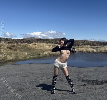 Full leaked Schizobimb private onlyfans photo