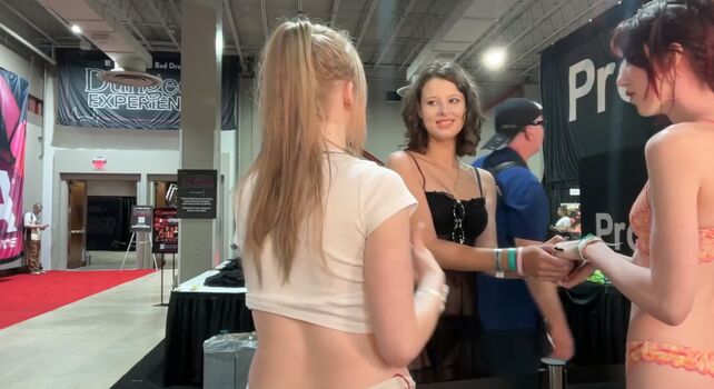 Secret_bombshell Kriz