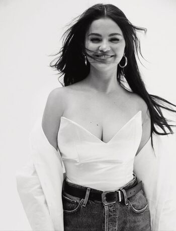 Full leaked Selena gomez page private onlyfans photo