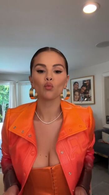 Full leaked Selena gomez  page private onlyfans photo