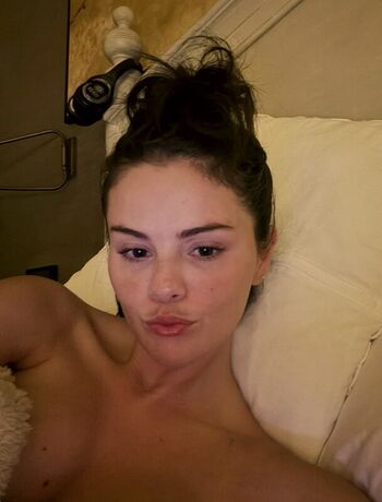Full leaked Selena gomez page private onlyfans photo