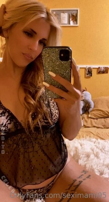 Full leaked Seximami private onlyfans photo