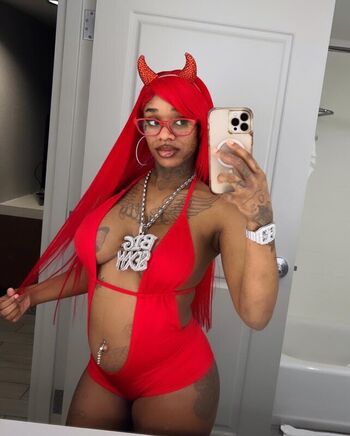 Full leaked Sexxy red  page private onlyfans photo