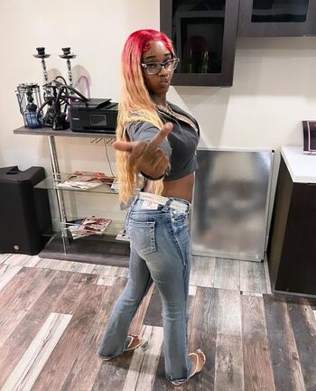 Full leaked Sexxy red  page private onlyfans photo