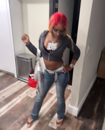 Full leaked Sexxy red  page private onlyfans photo