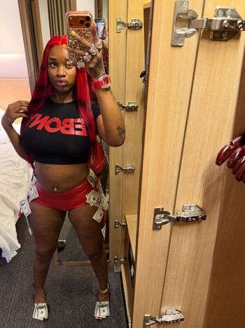 Full leaked Sexxy red page private onlyfans photo