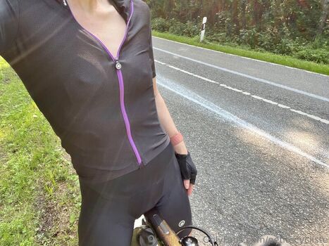 Full leaked Sexycycliste private onlyfans photo