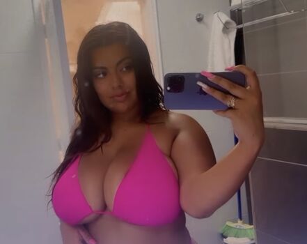 Full leaked Shahira miah private onlyfans photo