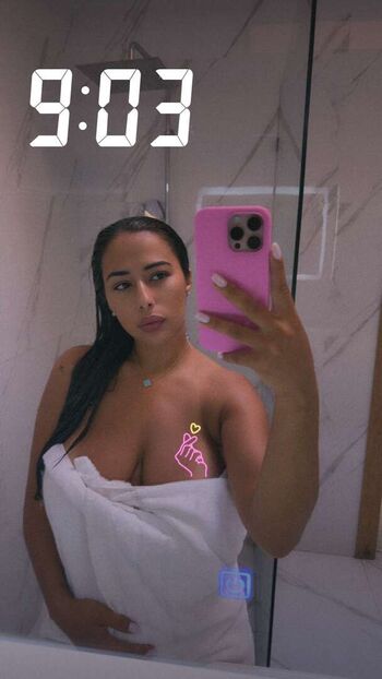 Full leaked Shainaaa private onlyfans photo