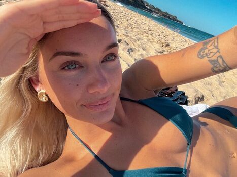 Full leaked Sharni klau private onlyfans photo