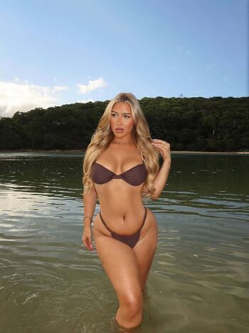 Sharon Lee