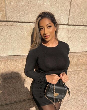 Full leaked Shaweena private onlyfans photo