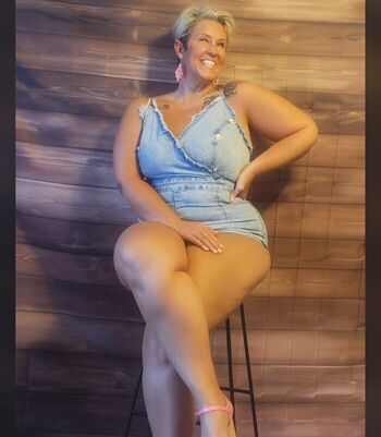 Full leaked Shellybelly private onlyfans photo