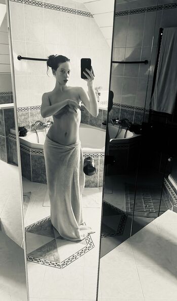 Full leaked Shewillplayou private onlyfans photo