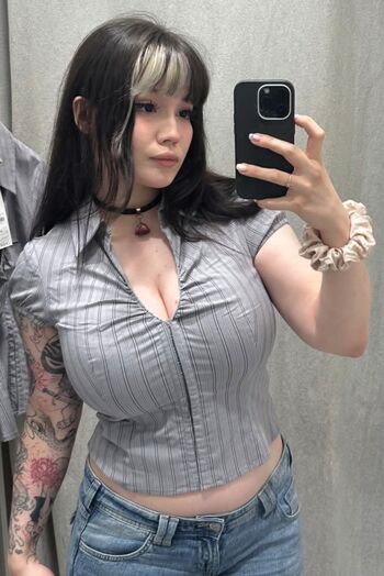 Full leaked Shini waifu private onlyfans photo
