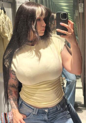 Full leaked Shini waifu private onlyfans photo