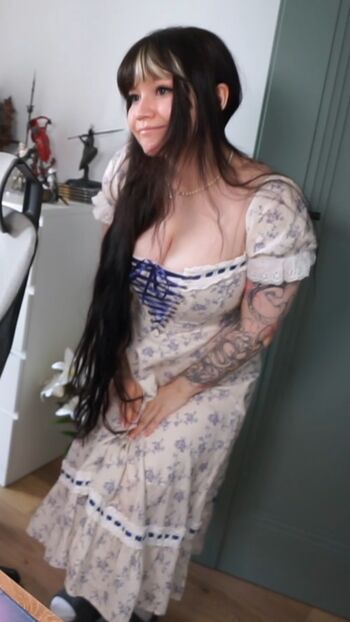 Full leaked Shini waifu private onlyfans photo