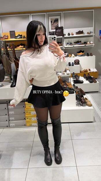 Full leaked Shini waifu private onlyfans photo