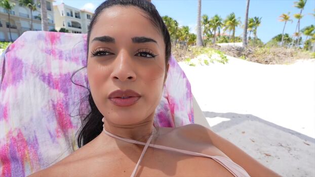 Full leaked Shirin azami page private onlyfans photo