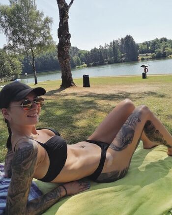 Full leaked Show your girlfriend page private onlyfans photo