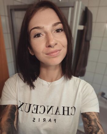 Full leaked Show your girlfriend page private onlyfans photo