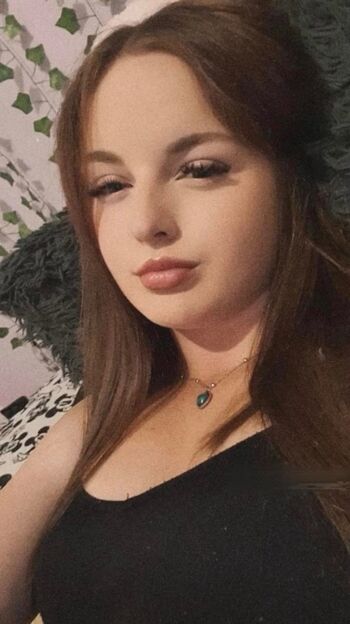 Full leaked Show your girlfriend page private onlyfans photo