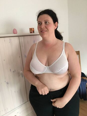 Full leaked Show your girlfriend page private onlyfans photo