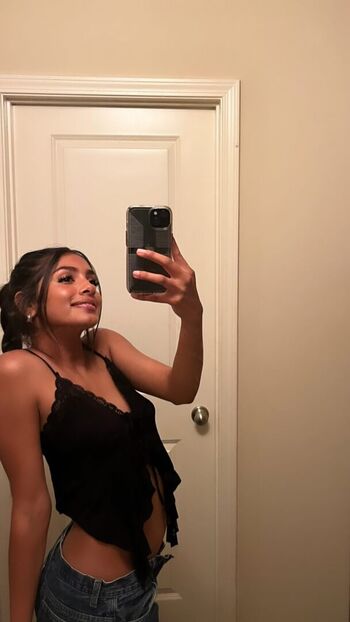 Full leaked Shriyavenkat private onlyfans photo