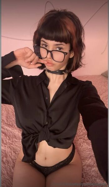 Full leaked Shymoonwaify page private onlyfans photo