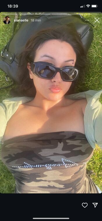 Full leaked Sianaelle private onlyfans photo