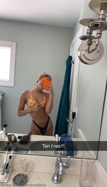Full leaked Sidneybradleyy page private onlyfans photo