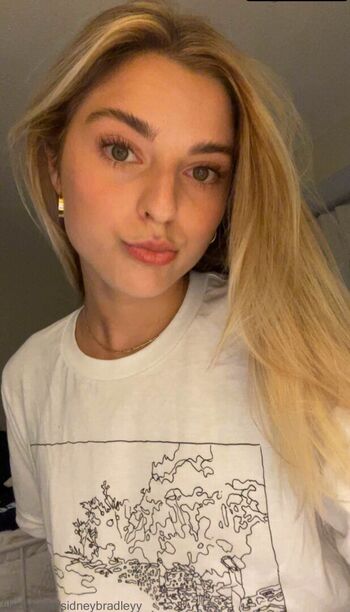 Full leaked Sidneybradleyy private onlyfans photo