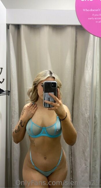 Full leaked Sienna romari page private onlyfans photo