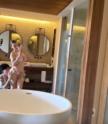Full leaked Simplyneidaa private onlyfans photo