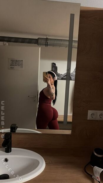 Full leaked Sinarwtz page private onlyfans photo