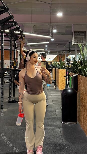 Full leaked Sinarwtz private onlyfans photo