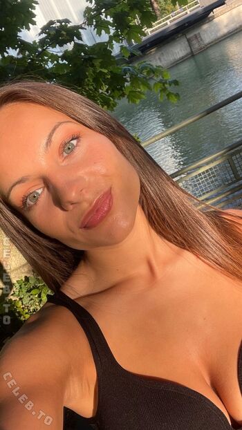 Full leaked Sinaue private onlyfans photo