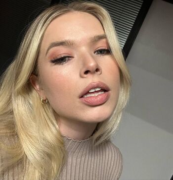 Full leaked Sinawynne page private onlyfans photo