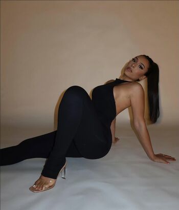 Full leaked Siobhan awad private onlyfans photo