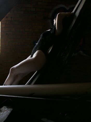 Full leaked Sirenssongxvi private onlyfans photo