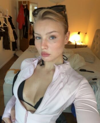 Full leaked Siri private onlyfans photo