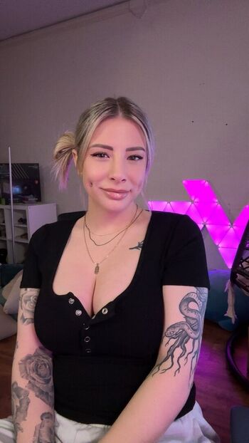 Full leaked Skavstheworld private onlyfans photo