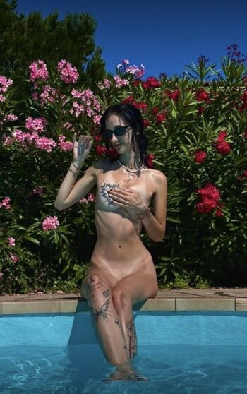 Full leaked Skinny emmy private onlyfans photo
