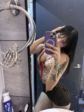 Full leaked Skinnyghostiee private onlyfans photo