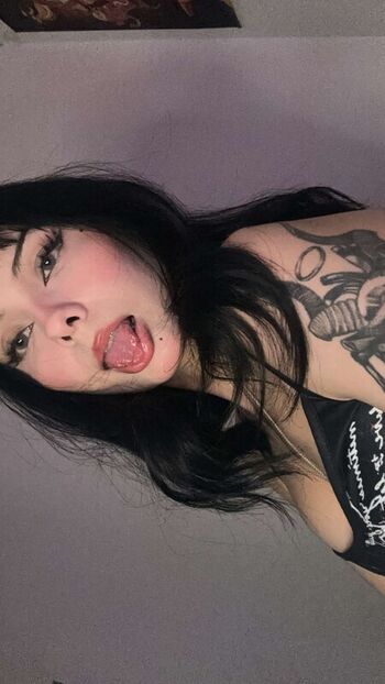 Full leaked Skinnyghostiee private onlyfans photo