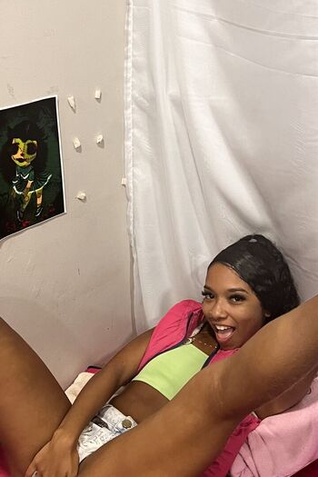 Full leaked Slipmami private onlyfans photo