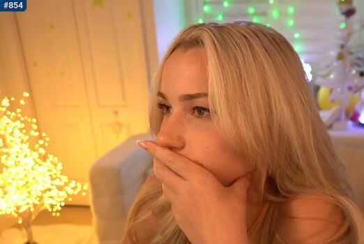 Full leaked Snowkitty private onlyfans photo