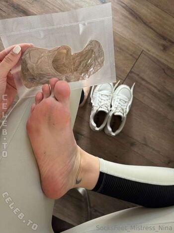 Socksfeet Mistress Nina