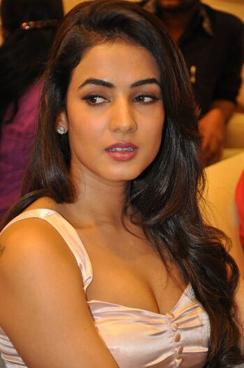 Full leaked Sonal chauhan private onlyfans photo