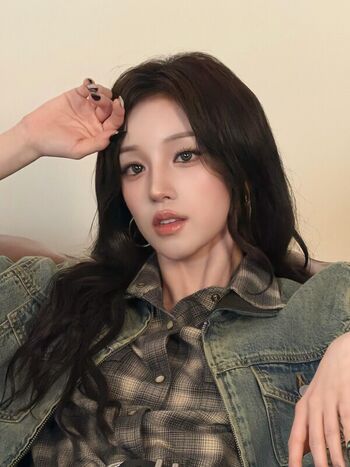 Full leaked Song yuqi page private onlyfans photo